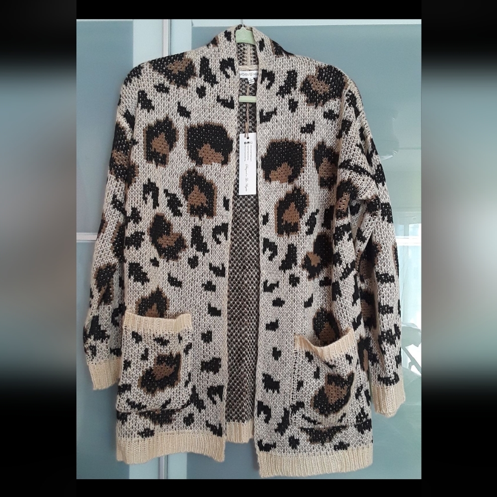 Animal print sweater cadigan